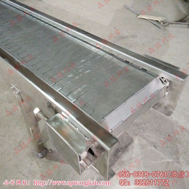 不銹鋼鏈板輸送帶在灌裝輸送行業(yè)的發(fā)展?jié)摿? 